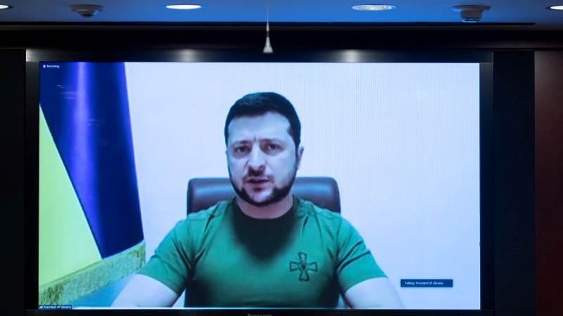 Zelensky calls Swiss to freeze oligarchs’ accounts