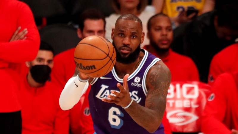 LeBron James becomes NBA’s second-best scorer