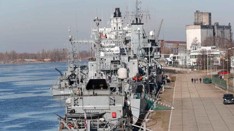 Latvia considers banning Russian ships from ports