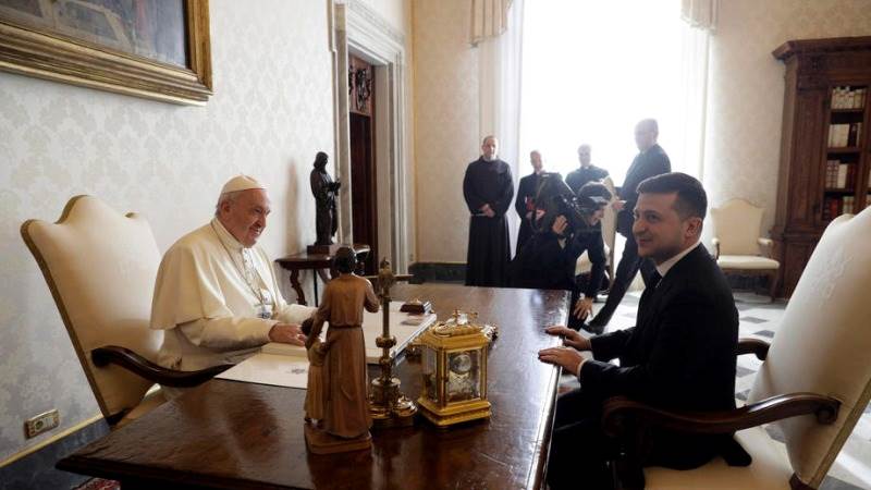 Zelensky invites Pope Francis to Ukraine