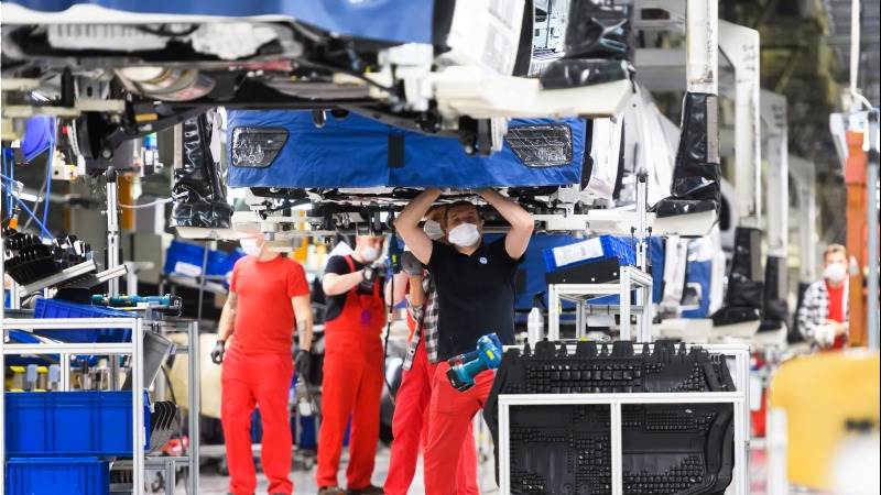 Eurozone manufacturing at 14-month low in March - TeleTrader.com