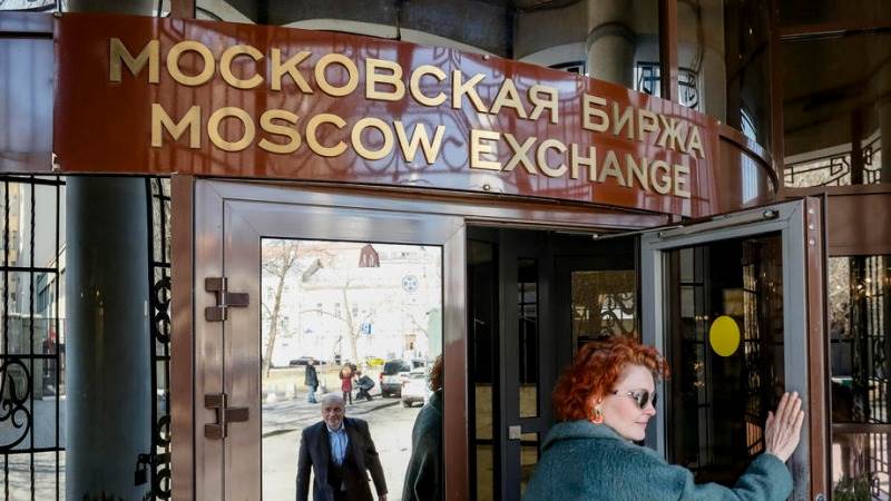 Moscow Exchange to resume trading on Monday