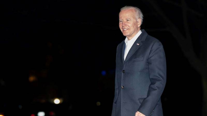 Biden says he didn’t call for Russia regime change