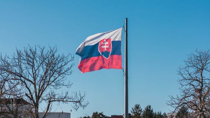 Slovakia cuts Russian embassy staff by 35