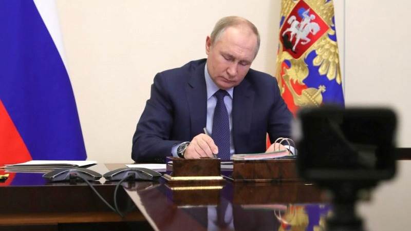 Putin signs decree on retaliatory visa restrictions