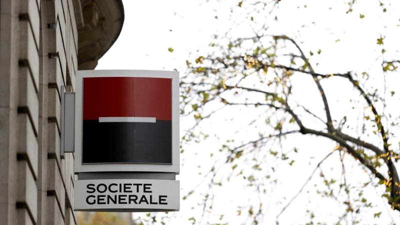 SocGen suspends activity in Russia, to sell Rosbank