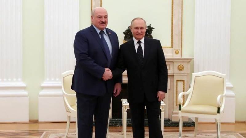 Putin, Lukashenko meet to talk Ukraine crisis