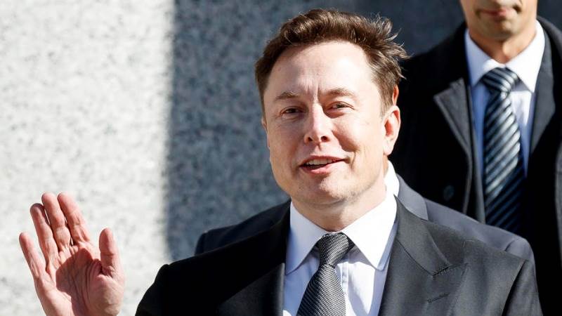 Musk says he voted for Hillary, but is mad over lies