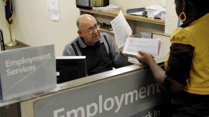 US jobless claims down by 2,000 to 184,000