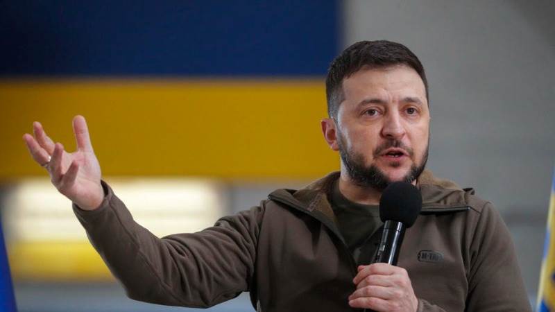 Zelensky hopes to secure more weapons in US talks