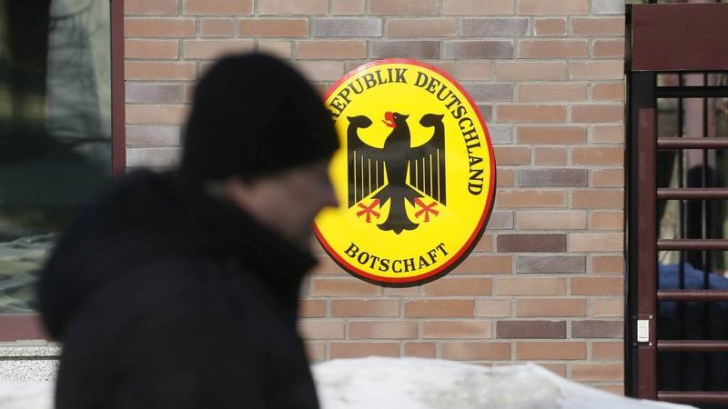 Russia to expel 40 German diplomats