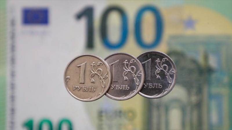 Euro loses another 2% against Russian ruble