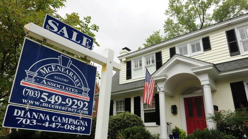 US pending home sales slip 1.2% in March