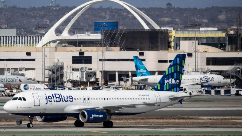 JetBlue submits enhanced offer to acquire Spirit Airlines