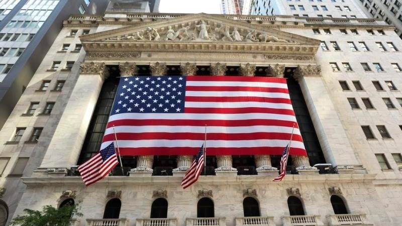 US opens mostly lower ahead of economic data