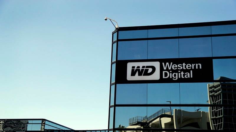 Elliott asks Western Digital to separate units