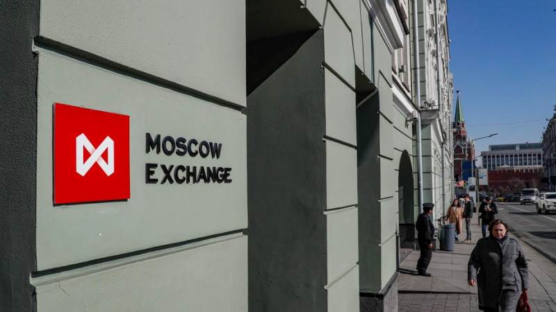 UK revokes Moscow exchange recognized status