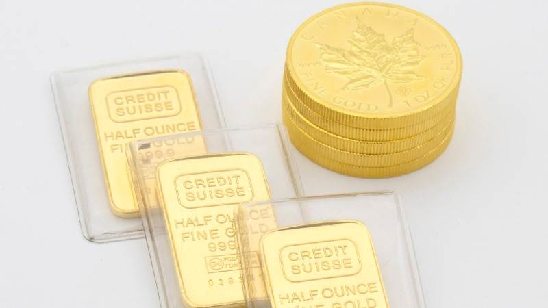 Gold, silver extend gains amid inflation worries