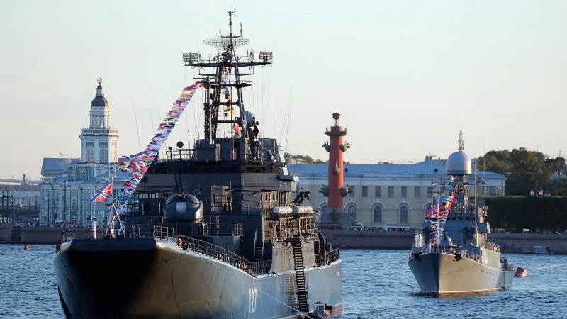 Russian warship sunk by Ukrainian missiles – reports