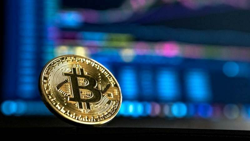 Crypto turns to gains, Bitcoin up over 2%