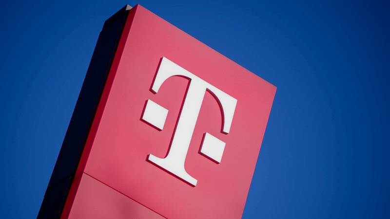 Deutsche Telekom Q1 revenue €28.02B, up 6.2% YoY