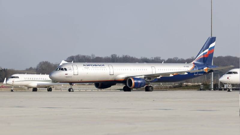 UK imposes sanctions on Russian airlines