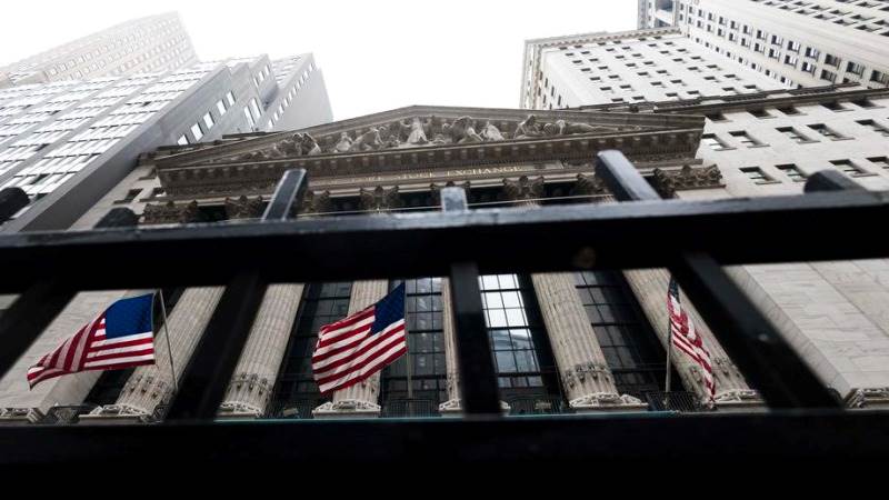 US turns higher premarket ahead of jobs data