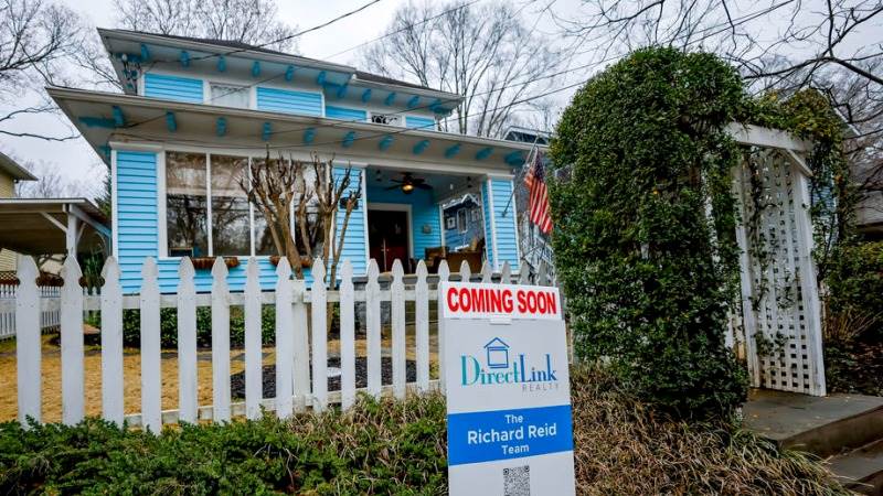 US pending home sales down to 2-year low in April