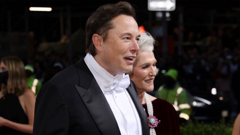 Musk sued over manipulating market amid Twitter bid