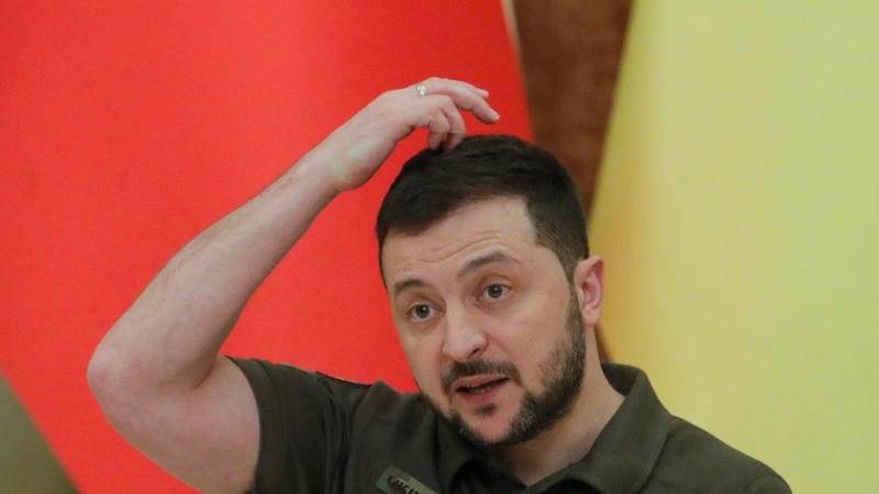 Zelensky: Ukrainians against me speaking with Putin