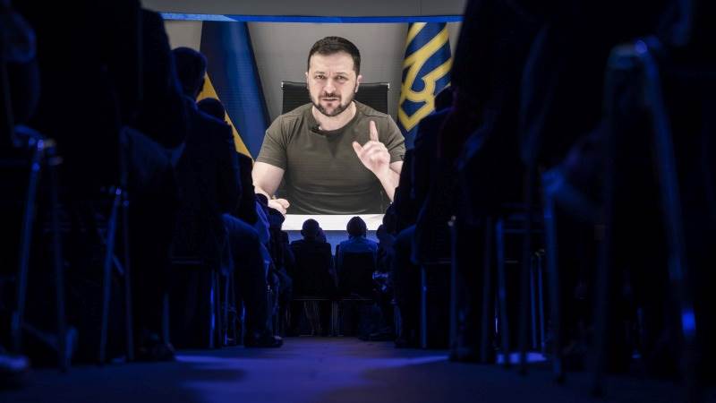 No alternative for Ukraine flags in Donbas – Zelensky