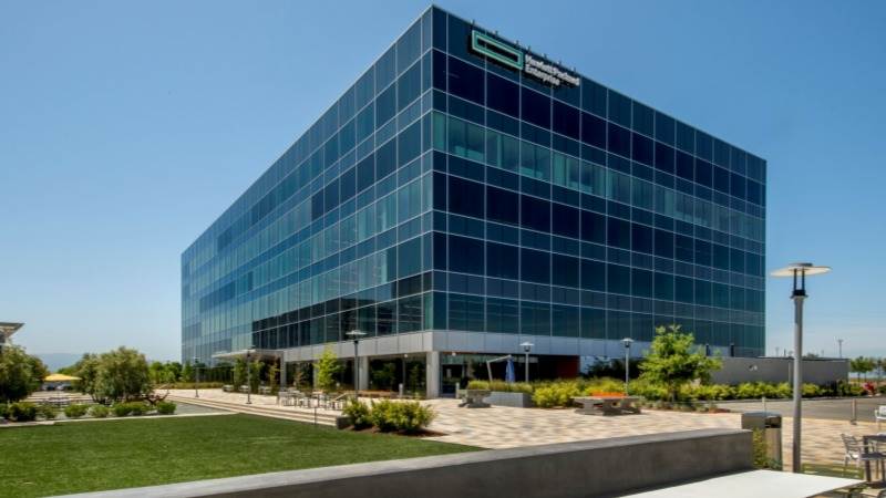 HPE says Q2 net revenue up slightly to $6.7 billion