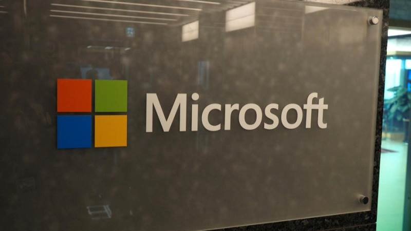 Microsoft lowers forecast for Q4 over strong dollar