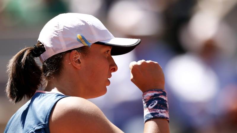 Swiatek beats Kasatkina to reach French Open final