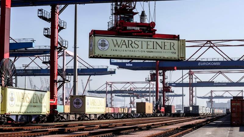 German trade surplus up to €3.5B in April