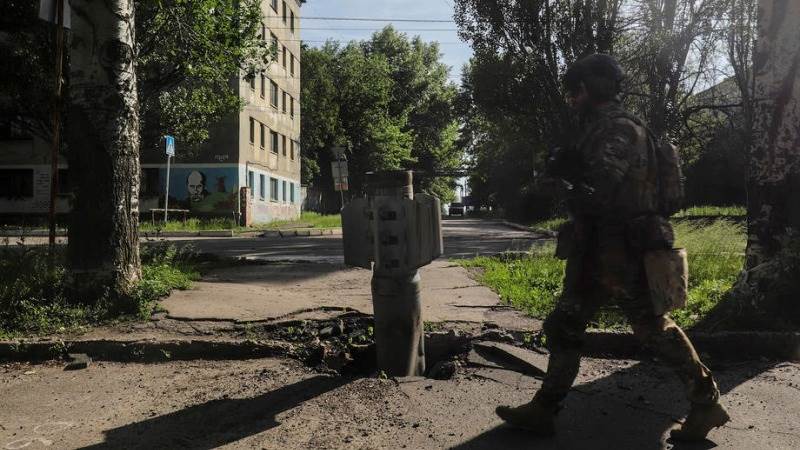 Ukraine ousting Russian troops in Severodonetsk – local official