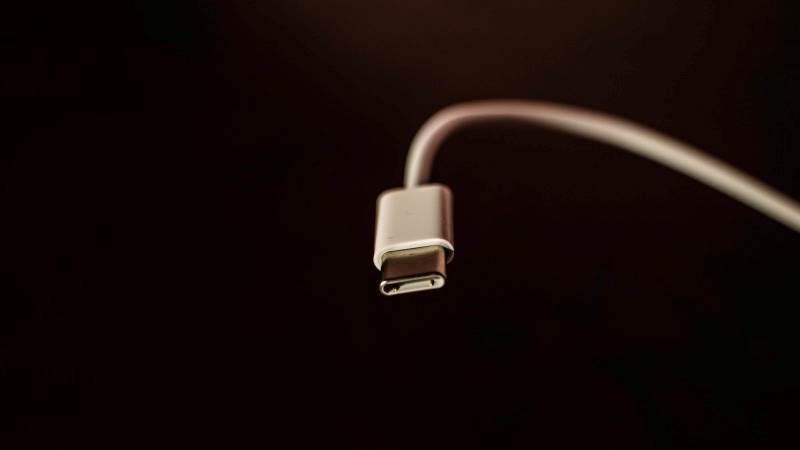 EU agrees on universal USB-C charger for devices