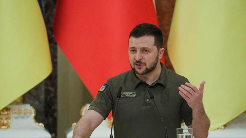 Zelensky calls for anti-missile weapons