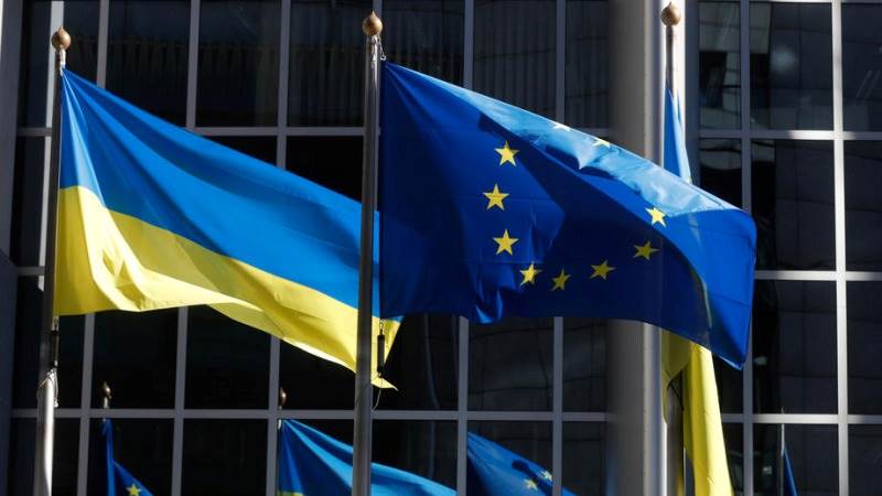 EU Council gives Ukraine candidate status