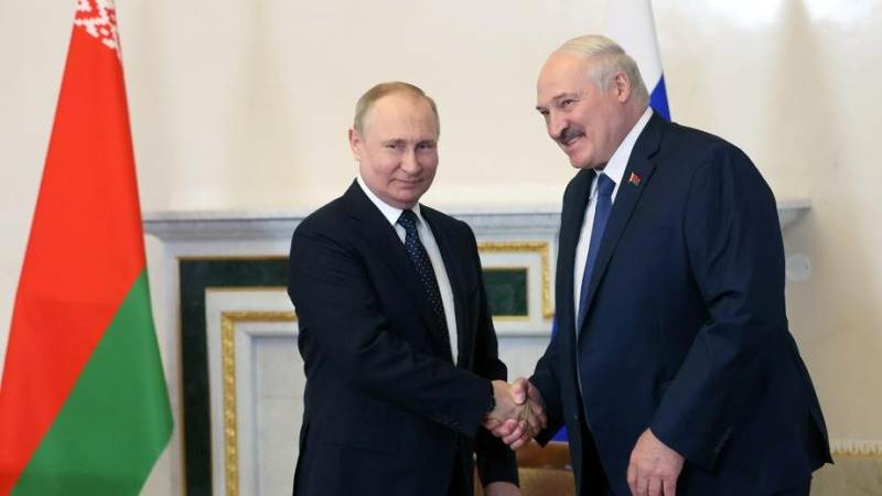 Putin meets with Lukashenko in Russia