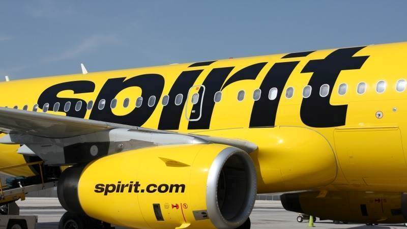 Spirit Airlines shares fall 7% as Frontier upgrades bid