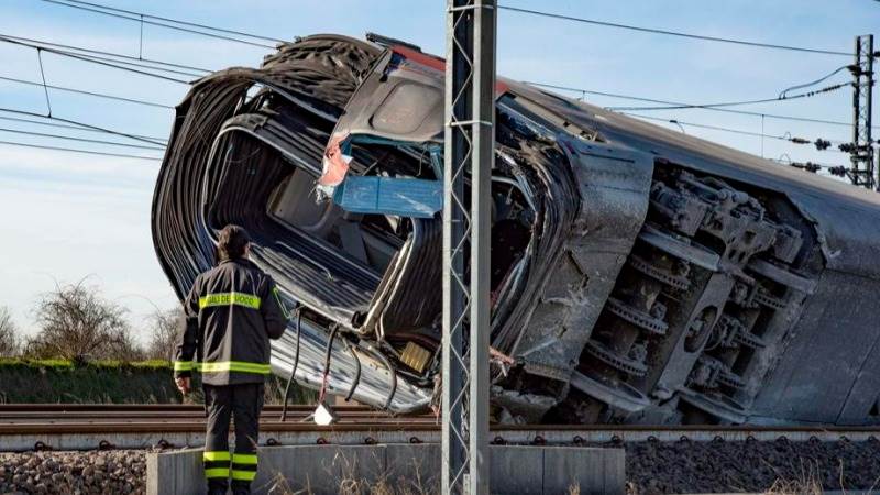 Several people killed after train derails in Missouri