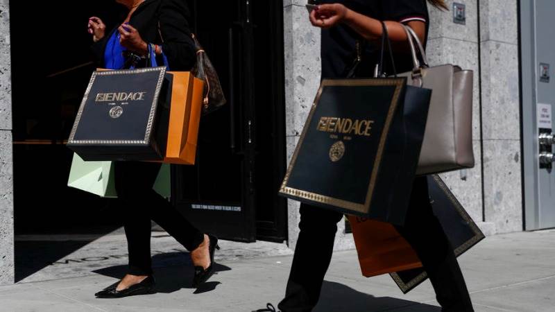 US personal spending up 0.2% in May