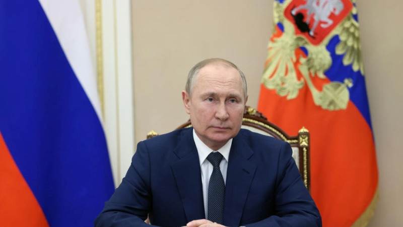 Putin’s decree restricts money transfer abroad