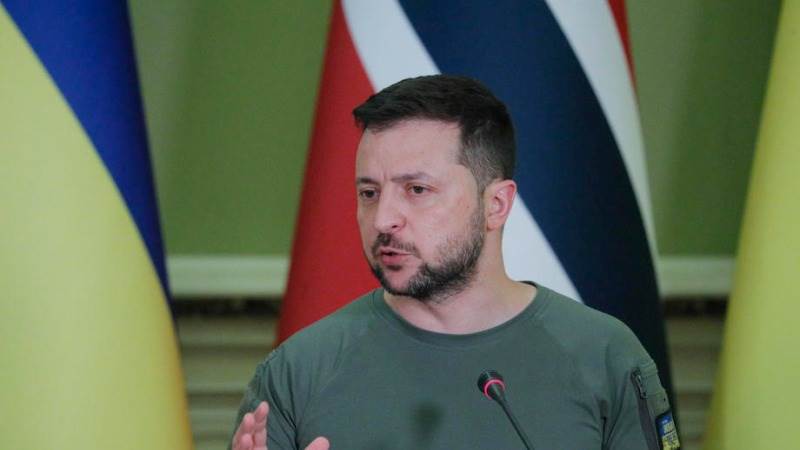 Zelensky objects to military making decision without him