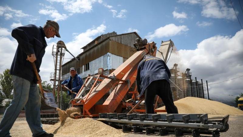 Russia says grain export deal not related to peace talks