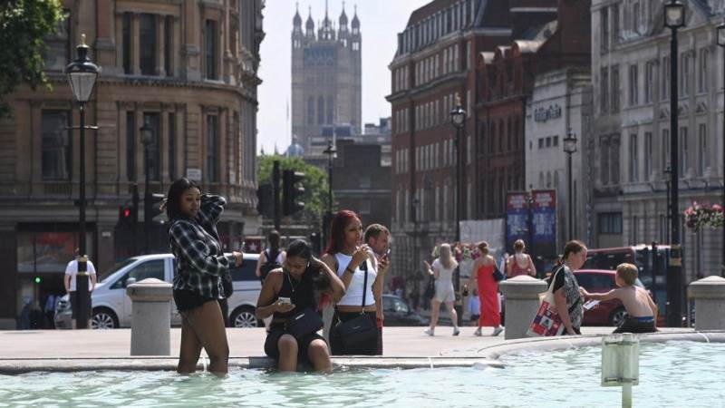 UK Met office issues first red extreme heat warning