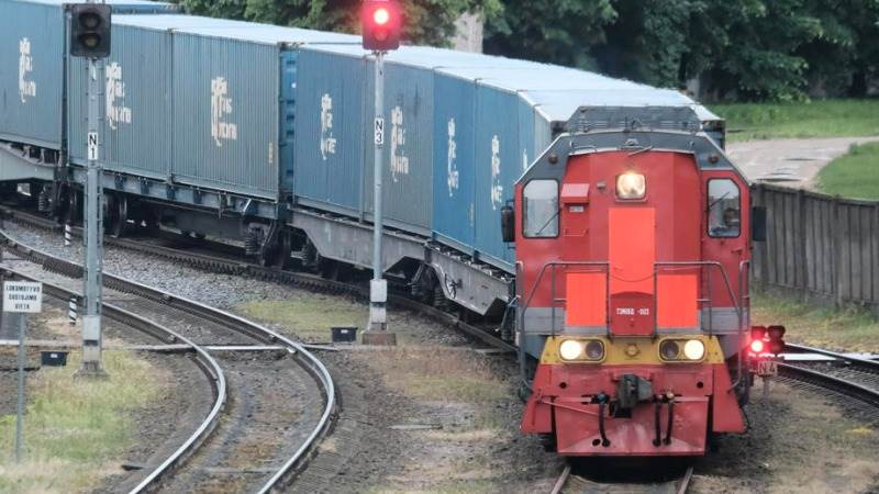 Lithuania to resume Russian transit today