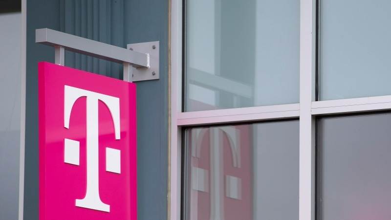 T-Mobile will pay $350M to settle data breach deal