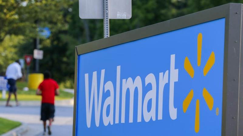 Walmart cuts profit outlook for fiscal year 2023